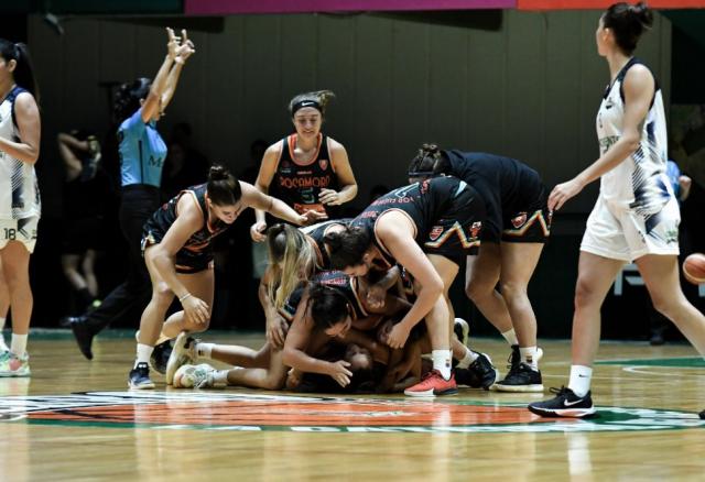 Rocamora dej� sin invicto a Corrientes