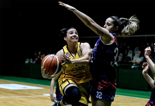 Pas� Corrientes y Berazategui aplast� a Catamarca