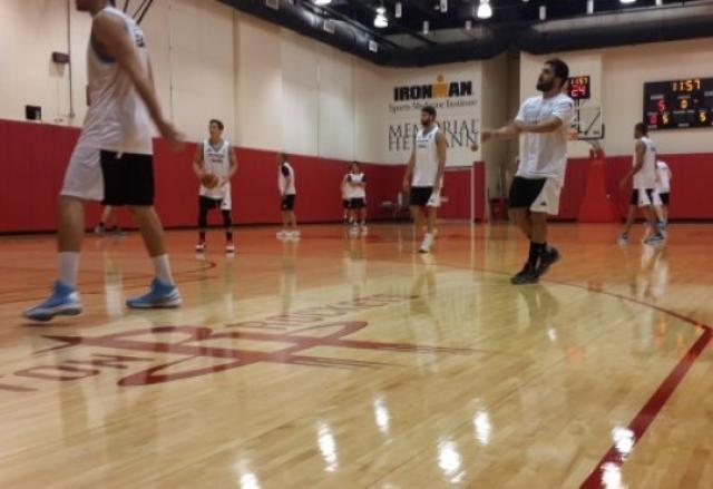 La Selecci�n ya entrena en Houston