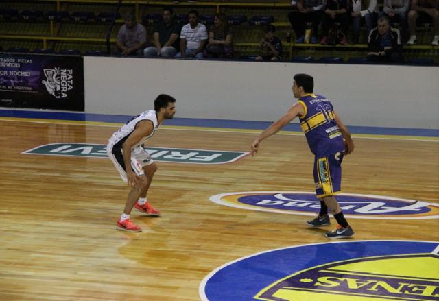 Categ�rica victoria de Hind� ante San Isidro