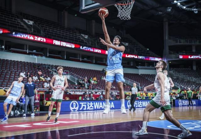 Tan cerca, tan lejos