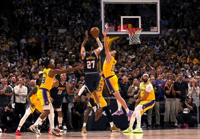 Nuggets baj� la persiana