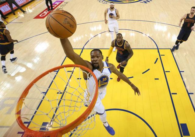 Golden State fue una m�quina y destroz� a los Cavs