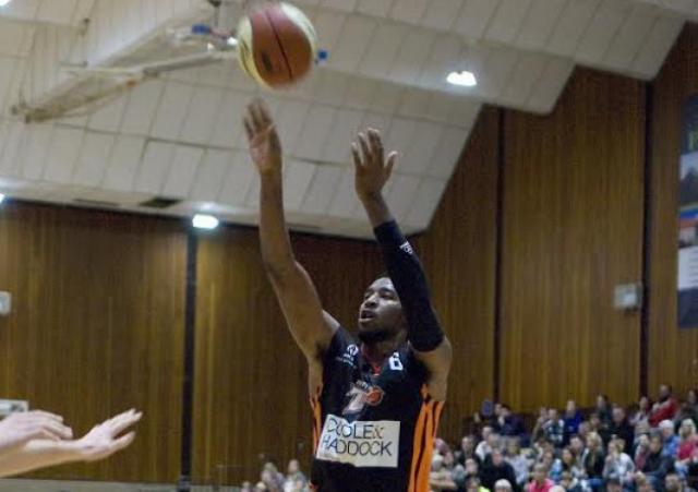 Rory Spencer se sum� a Anzorena