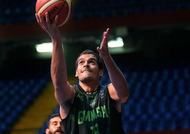 Se despidi� ganando