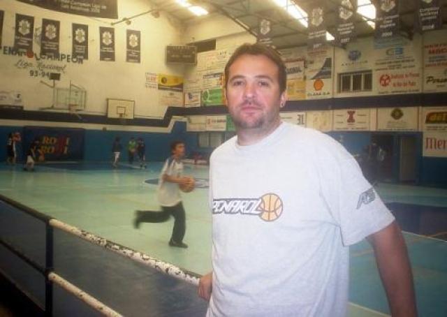 Pe�arol tiene nuevo coordinar del b�squet menor