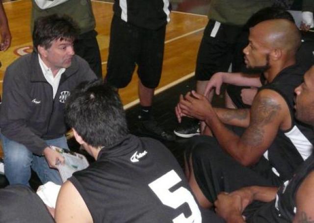 Ol�mpico piensa en Sionista y Regatas