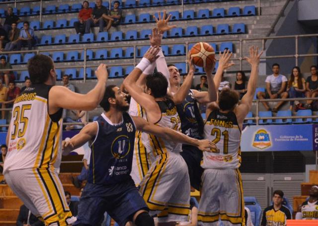 Cerr� a toda m�quina