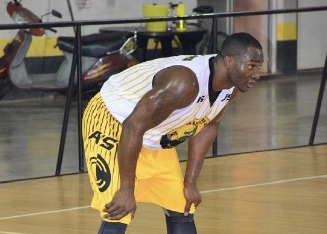 Defelippo y Essengue seguir�n en Comunicaciones