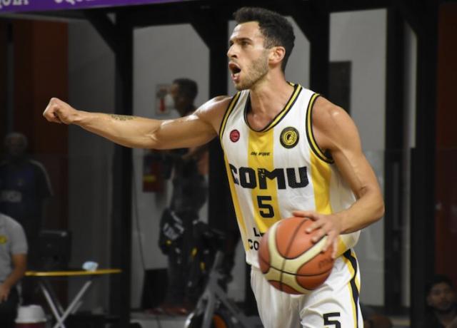 Aceler� el mercedes