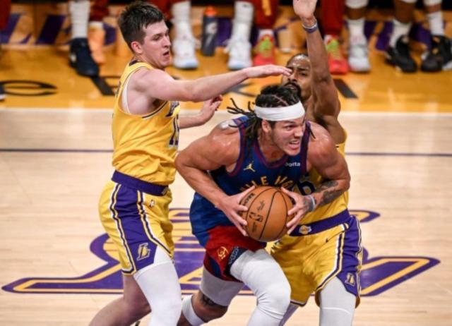 Otra noche del campe�n