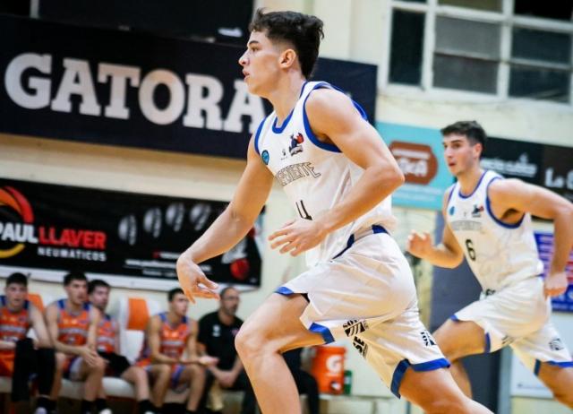 Independiente y Villa San Mart�n golpearon afuera