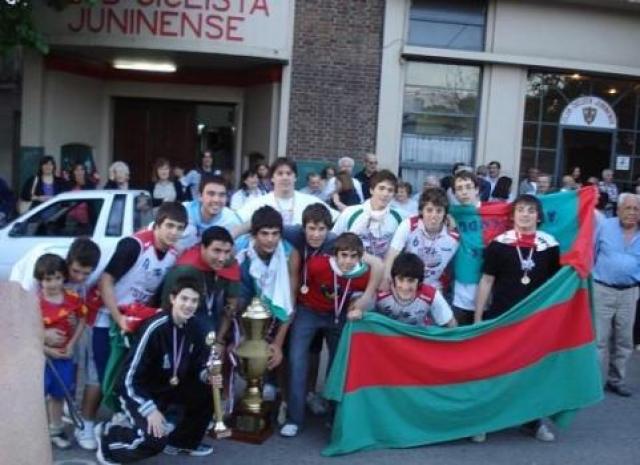 Ciclista Juninense campe�n de la Copa Juventud de Am�rica