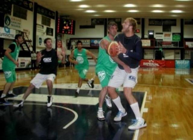 Argentino volvi� a derrotar a Sarmiento