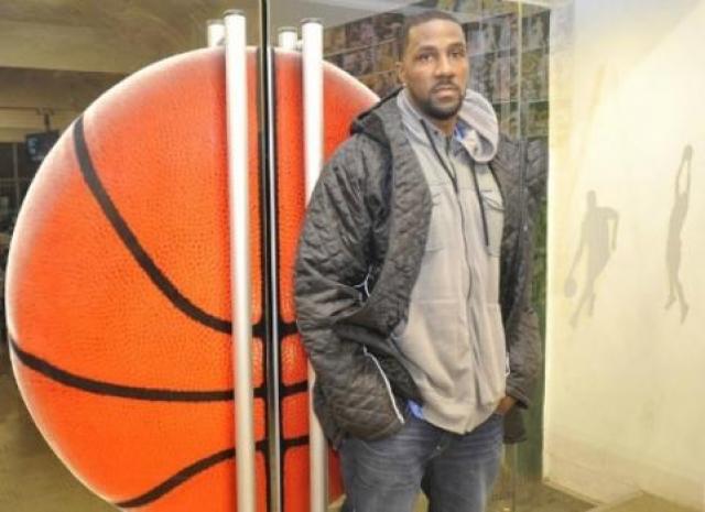 Greg Lewis ya est� en Atenas