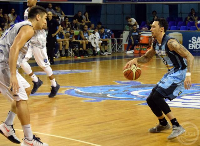 S�lido triunfo de Regatas