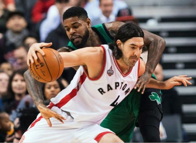 Scola y DeRozan la rompen para que Toronto sue�e