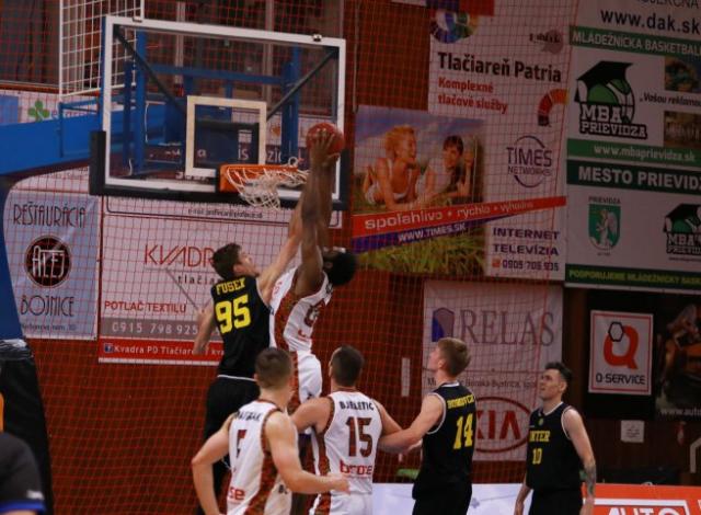 Lautaro L�pez brill� en Eslovaquia