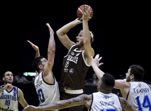 Apret� el acelerador