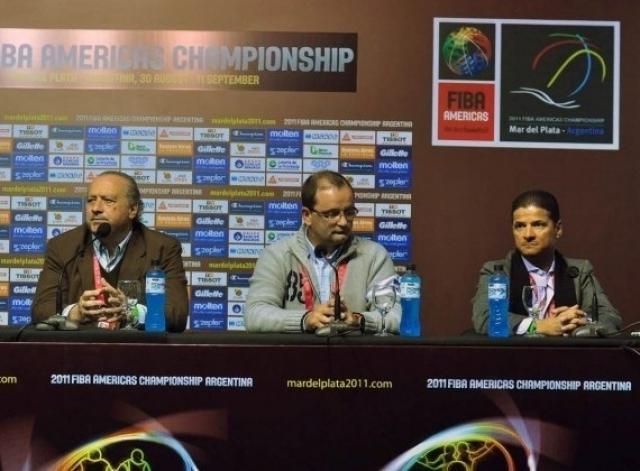 Atenci�n a la prensa con las autoridades de FIBA