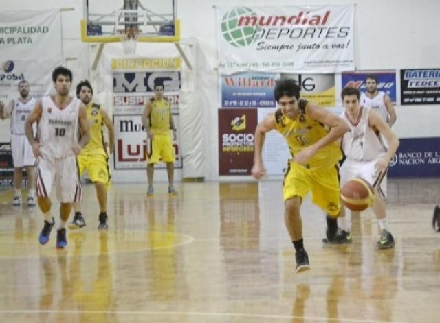 Le mostr� la chapa