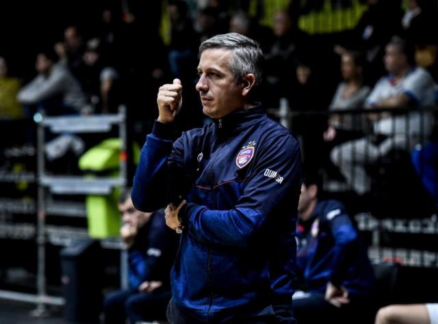 Gonz�lez: "Intentamos tener recambio y diferentes propuestas"