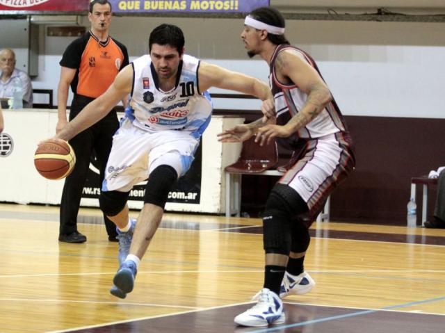 Pe�arol aplasto a Lan�s