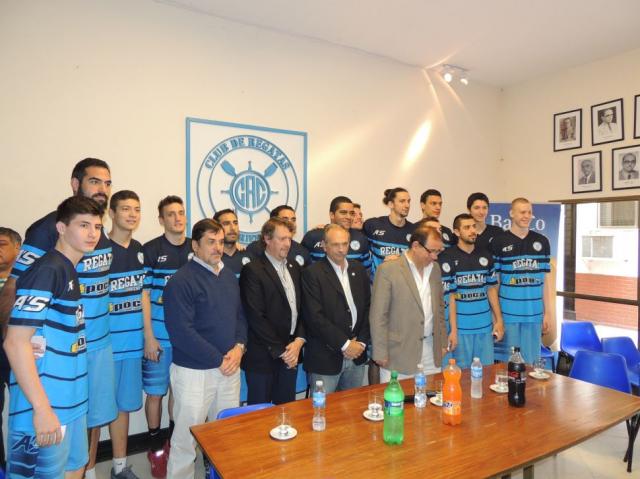 Regatas present� su plantel