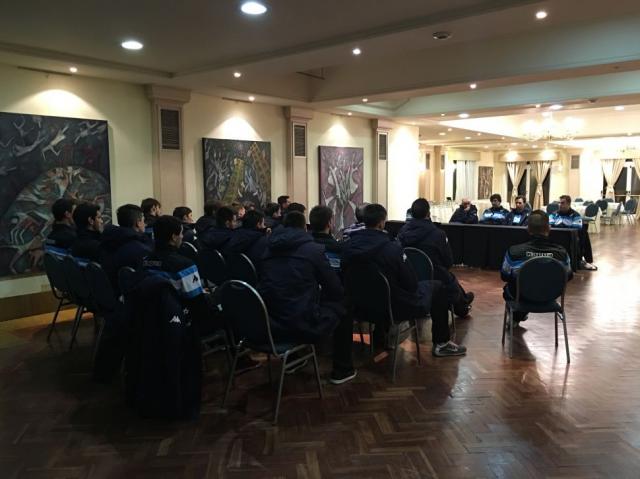 La Selecci�n Mayor desdobl� su plantel