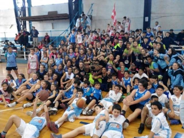 Racing cont� con su encuentro BiNacional