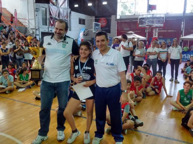 San Antonio tambi�n festeja en las escuelas