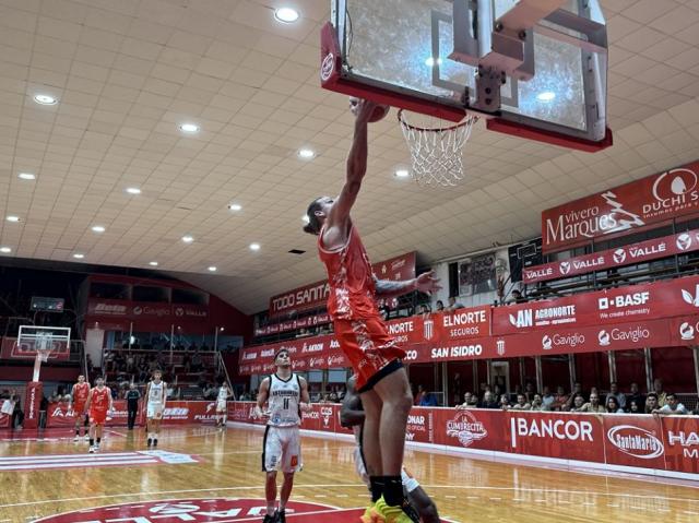 San Isidro igual� en casa; Col�n arranc� firme por la permanencia