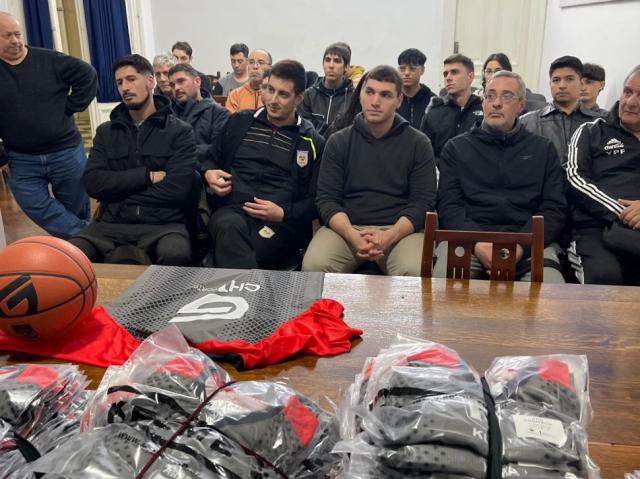 Rosario con capacitaciones, nueva indumentaria y sus formativas