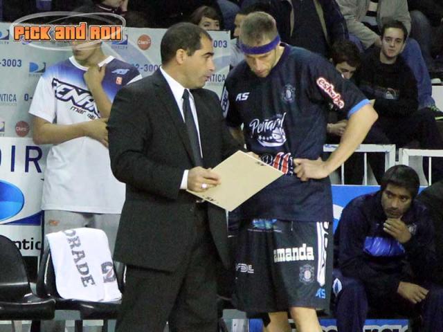 Pe�arol cort� por lo sano