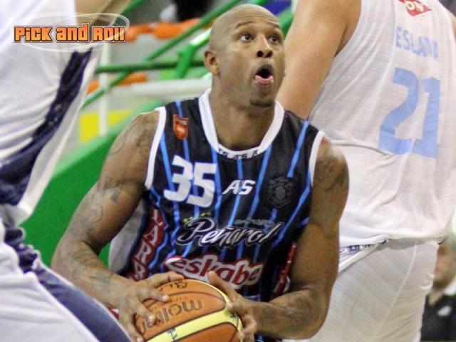 El campe�n est� de pie