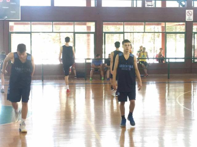 Tucum� disfrut� de la presencia del U15