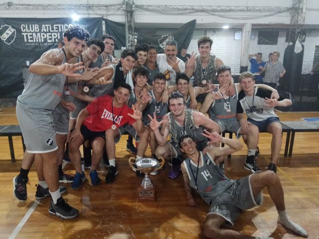 Temperley se cop� en menores