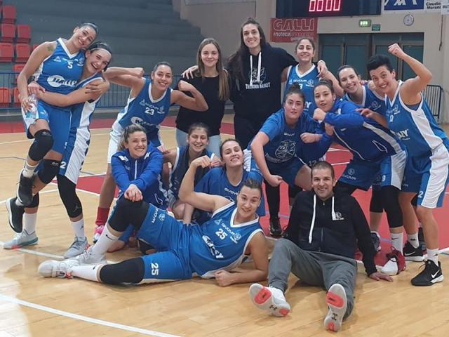 Siguen sum�ndose a la legi�n