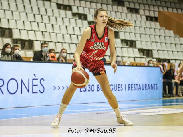 Las hermanas argentinas que la rompen en Europa y juegan para otra Selecci�n