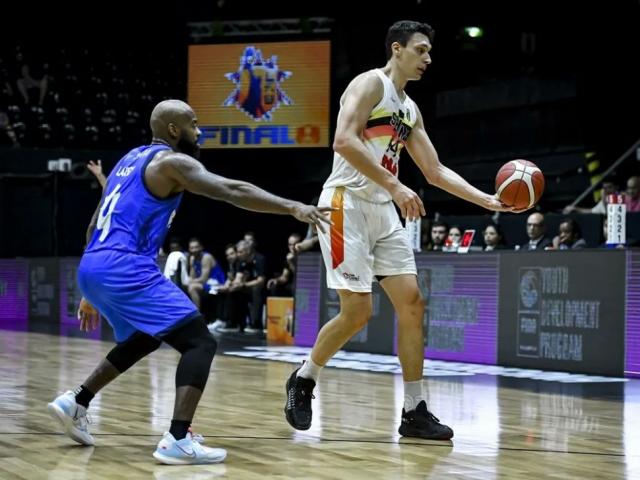 Cerca de la haza�a