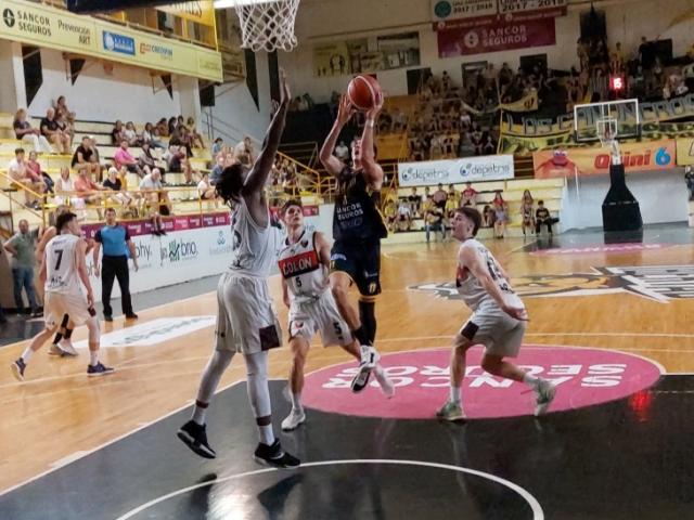 Meten presi�n en el Norte