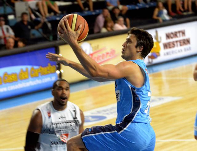 Buena victoria de Bah�a Basket