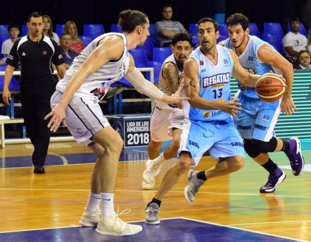 Regatas esquiv� el balazo