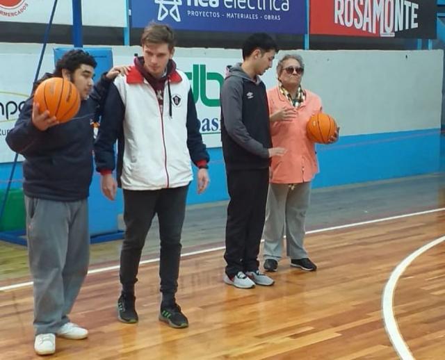 Ober� con capacitaci�n, Copa y Plan Escolar