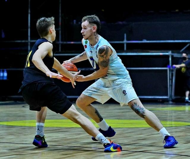 Collomb y Gonz�lez lideraron el domingo