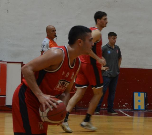 Sur A y B: Racing va por el uno, Pilar celebr� en casa