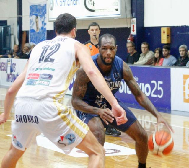 San Mart�n no se baja de la punta