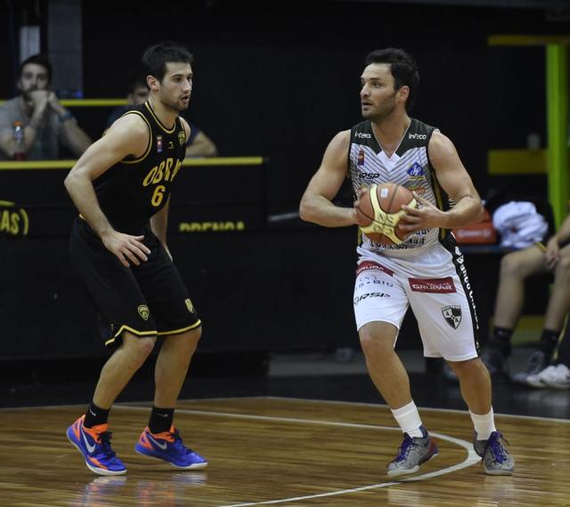 L�baque le baj� el volumen al Rockero