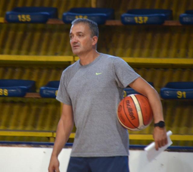 Lifschitz: "Si renuevo, me gustar�a contar con una base del equipo que finaliz�"