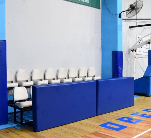 Presentaci�n, indumentaria y amistoso para Ober�